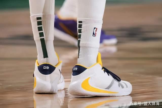 曾凡博17分首钢力克青岛 邹阳16+10福建胜江苏