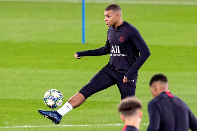 法尔14分14板7帽布莱克尼30分 肯帝亚不敌新疆