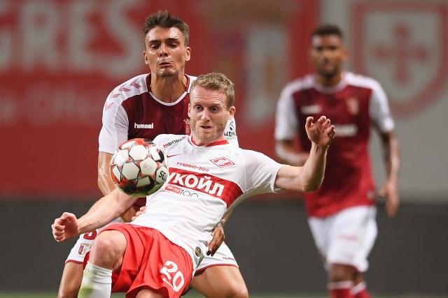 高诗岩17+9山东险胜新疆 齐麟17分李炎哲15分